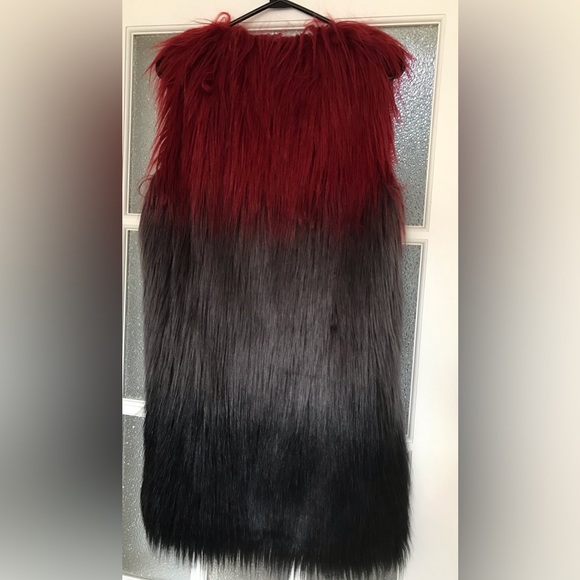 Unreal Faux Fur Vest - Picture 2 of 5